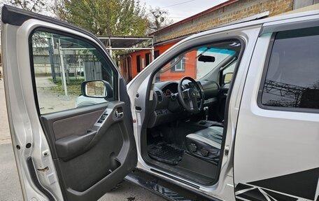 Nissan Navara (Frontier), 2007 год, 1 200 000 рублей, 10 фотография