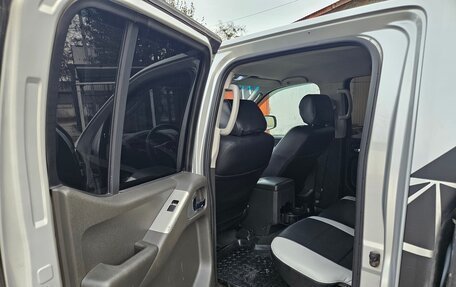 Nissan Navara (Frontier), 2007 год, 1 200 000 рублей, 18 фотография