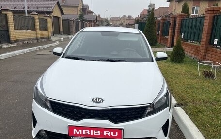 KIA Rio IV, 2021 год, 1 830 000 рублей, 1 фотография