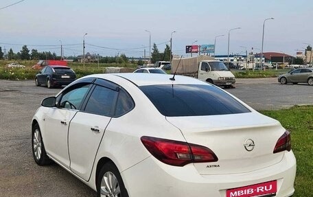 Opel Astra J, 2013 год, 700 000 рублей, 3 фотография