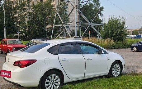 Opel Astra J, 2013 год, 700 000 рублей, 2 фотография