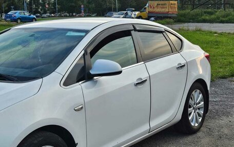 Opel Astra J, 2013 год, 700 000 рублей, 8 фотография