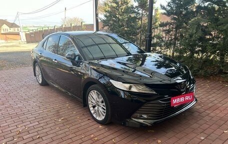 Toyota Camry, 2018 год, 3 180 000 рублей, 2 фотография