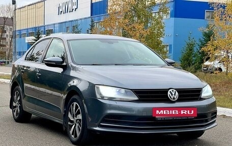 Volkswagen Jetta VI, 2015 год, 1 240 000 рублей, 2 фотография