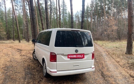 Volkswagen Multivan T6 рестайлинг, 2015 год, 3 350 000 рублей, 2 фотография