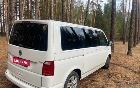 Volkswagen Multivan T6 рестайлинг, 2015 год, 3 350 000 рублей, 5 фотография