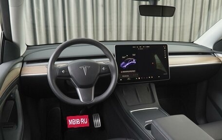 Tesla Model Y I, 2022 год, 5 799 000 рублей, 6 фотография