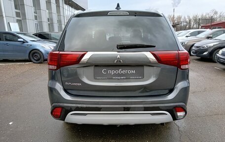 Mitsubishi Outlander III рестайлинг 3, 2021 год, 2 550 000 рублей, 4 фотография