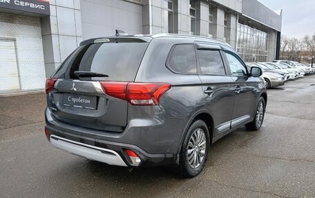 Mitsubishi Outlander III рестайлинг 3, 2021 год, 2 550 000 рублей, 5 фотография