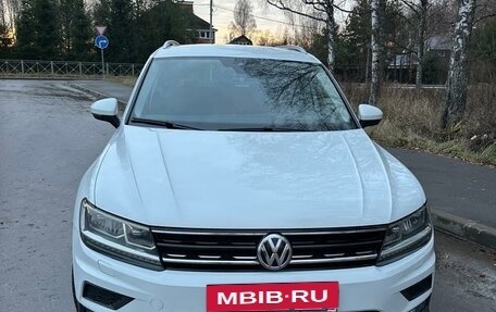 Volkswagen Tiguan II, 2020 год, 2 700 000 рублей, 2 фотография