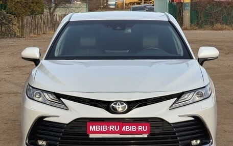 Toyota Camry, 2021 год, 3 900 000 рублей, 2 фотография