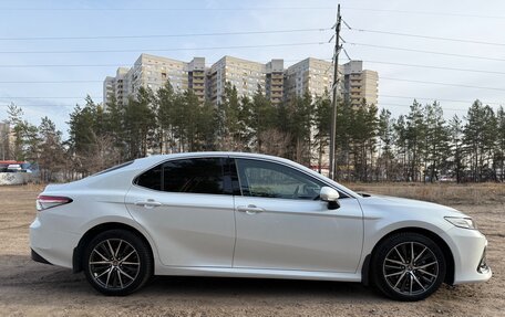 Toyota Camry, 2021 год, 3 900 000 рублей, 6 фотография