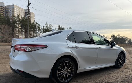 Toyota Camry, 2021 год, 3 900 000 рублей, 7 фотография