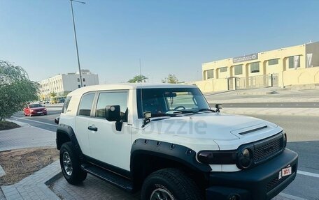 Toyota FJ Cruiser, 2013 год, 7 880 000 рублей, 2 фотография