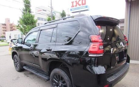 Toyota Land Cruiser Prado 150 рестайлинг 2, 2020 год, 3 304 000 рублей, 5 фотография