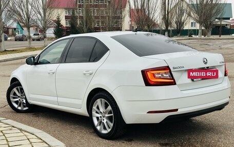 Skoda Octavia, 2017 год, 1 985 000 рублей, 3 фотография