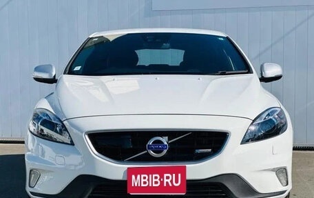 Volvo V40 II рестайлинг, 2015 год, 1 250 000 рублей, 1 фотография