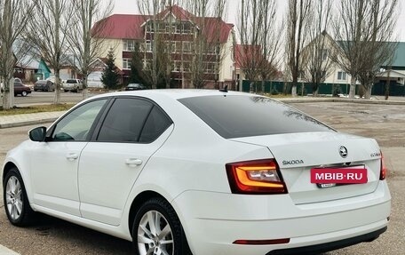 Skoda Octavia, 2017 год, 1 985 000 рублей, 9 фотография