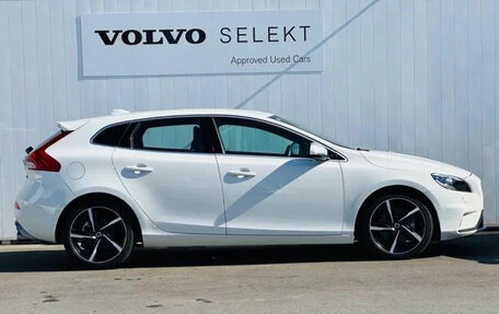 Volvo V40 II рестайлинг, 2015 год, 1 250 000 рублей, 10 фотография