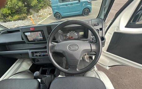 Daihatsu Hijet X, 2015 год, 748 000 рублей, 16 фотография