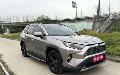 Toyota RAV4, 2020 год, 3 300 000 рублей, 1 фотография