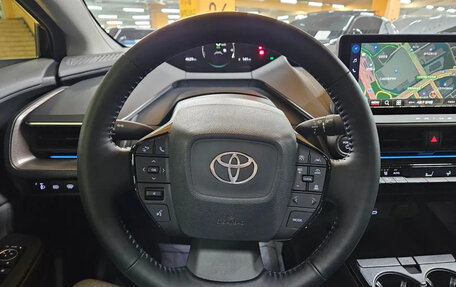 Toyota Prius IV XW50, 2023 год, 4 612 500 рублей, 8 фотография