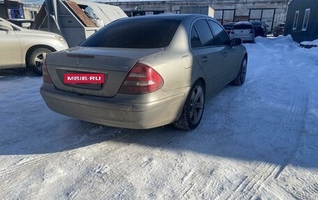 Mercedes-Benz E-Класс, 2002 год, 800 000 рублей, 3 фотография