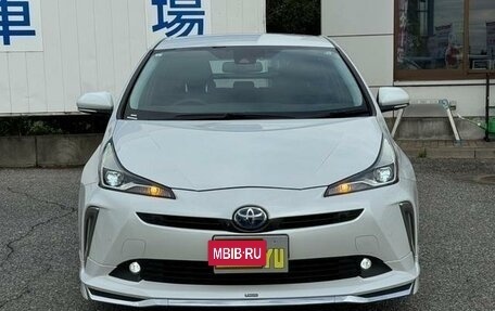 Toyota Prius IV XW50, 2021 год, 1 690 000 рублей, 2 фотография