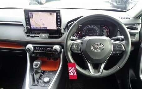 Toyota RAV4, 2022 год, 4 350 000 рублей, 9 фотография