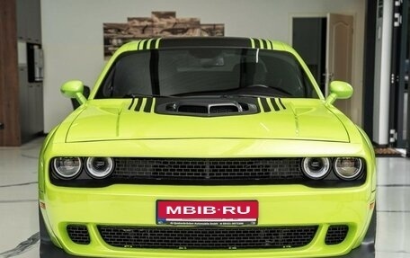 Dodge Challenger III рестайлинг 2, 2020 год, 8 900 000 рублей, 2 фотография