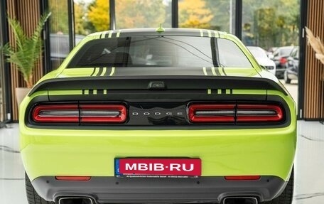 Dodge Challenger III рестайлинг 2, 2020 год, 8 900 000 рублей, 5 фотография