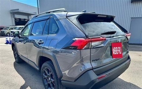 Toyota RAV4, 2024 год, 5 105 000 рублей, 6 фотография