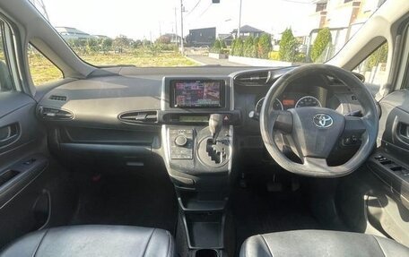 Toyota Wish II, 2017 год, 1 240 000 рублей, 11 фотография