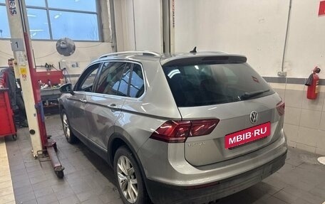 Volkswagen Tiguan II, 2018 год, 2 397 000 рублей, 6 фотография