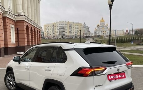 Toyota RAV4, 2021 год, 4 300 000 рублей, 5 фотография