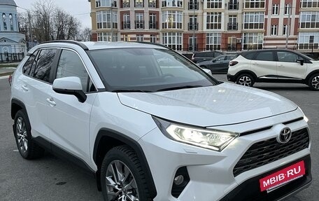 Toyota RAV4, 2021 год, 4 300 000 рублей, 38 фотография