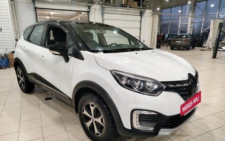 Renault Kaptur I рестайлинг, 2021 год, 1 690 000 рублей, 2 фотография