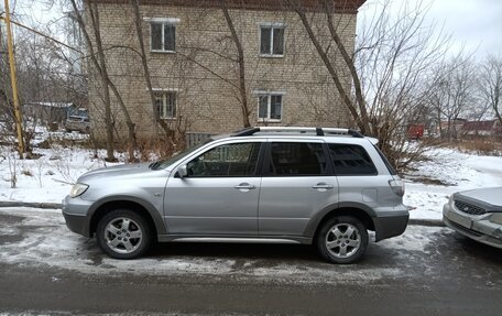 Mitsubishi Outlander III рестайлинг 3, 2005 год, 700 000 рублей, 6 фотография