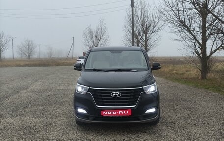 Hyundai H-1 II рестайлинг, 2018 год, 3 570 000 рублей, 14 фотография