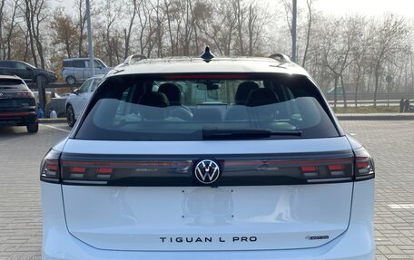 Volkswagen Tiguan, 2024 год, 6 520 000 рублей, 4 фотография