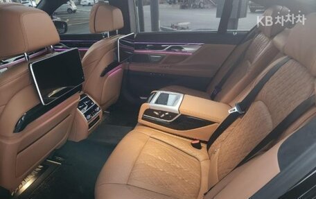 BMW 7 серия, 2021 год, 7 850 000 рублей, 10 фотография