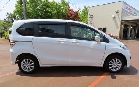 Honda Freed I, 2016 год, 750 000 рублей, 5 фотография