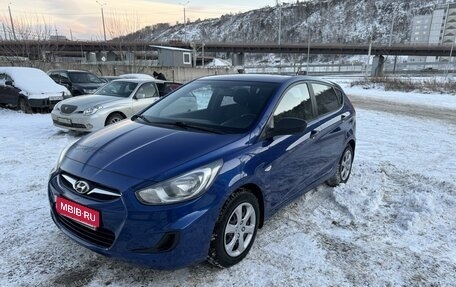 Hyundai Solaris II рестайлинг, 2011 год, 990 000 рублей, 1 фотография