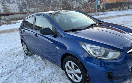 Hyundai Solaris II рестайлинг, 2011 год, 990 000 рублей, 30 фотография