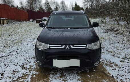 Mitsubishi Outlander III рестайлинг 3, 2012 год, 990 000 рублей, 1 фотография