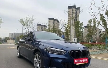 BMW 1 серия, 2020 год, 2 100 000 рублей, 3 фотография