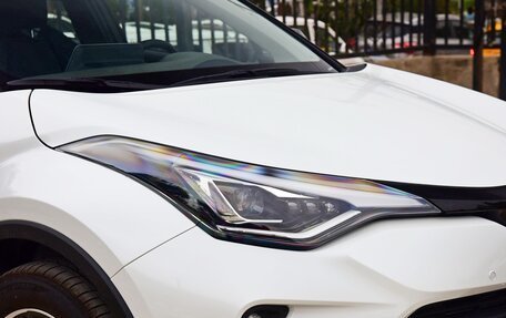 Toyota C-HR I рестайлинг, 2021 год, 2 300 000 рублей, 3 фотография