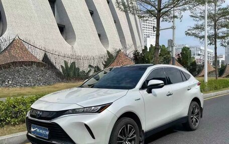 Toyota Harrier, 2023 год, 3 600 000 рублей, 4 фотография