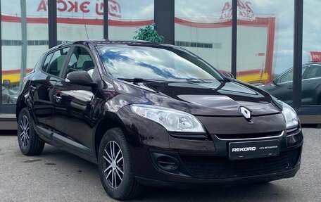 Renault Megane III, 2014 год, 959 000 рублей, 2 фотография