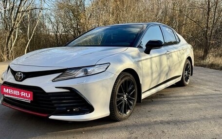 Toyota Camry, 2021 год, 4 500 000 рублей, 2 фотография